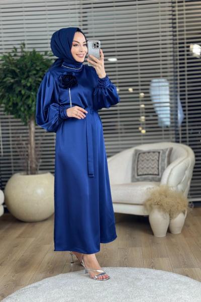 7122 Fayetta Aksesuarlı Saten Elbise Lacivert