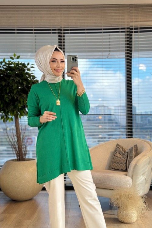 7330 Ön Ve Etek Ucu Biye Detaylı Triko Tunik Benetton