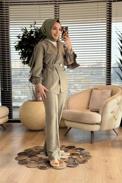 824 Ön Üçgen Parça Gold Düğmeli Takım Haki