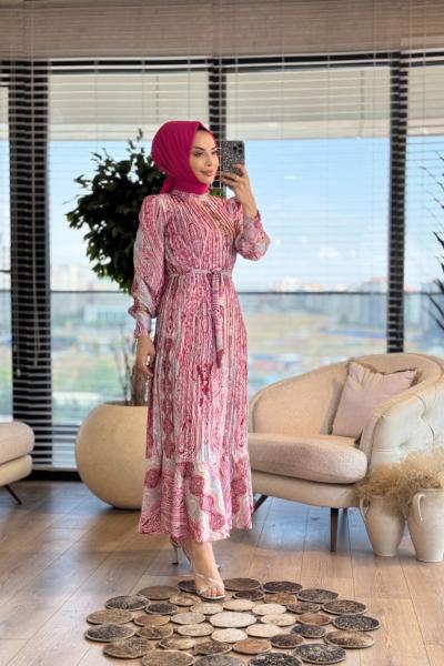 91086 Saten Etnik Desen Piliseli Elbise Fuşya