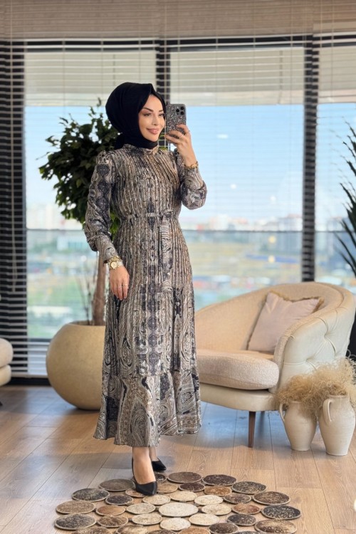 91086 Saten Etnik Desen Piliseli Elbise Siyah