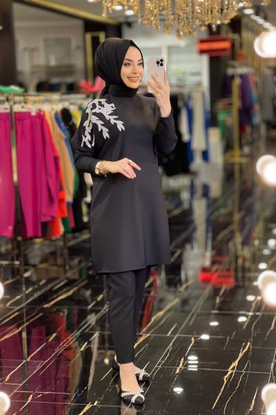 9524 Sol Omuzu Sim Baskı Aksesuarlı Takım Siyah